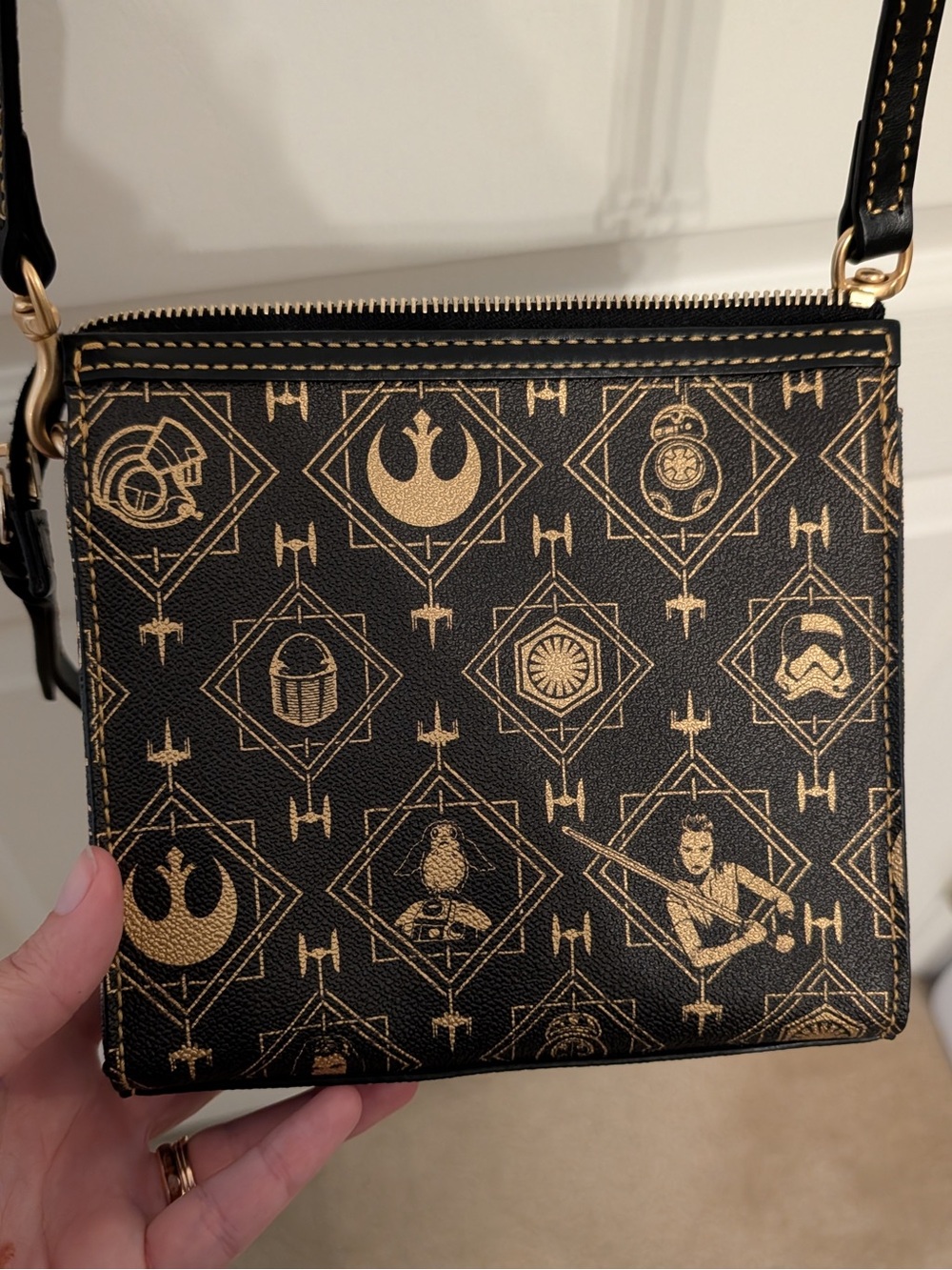 Dooney & Bourke Disney Parks Star Wars Last Jedi Clutch Crossbody Purse - Picture 2 of 7
